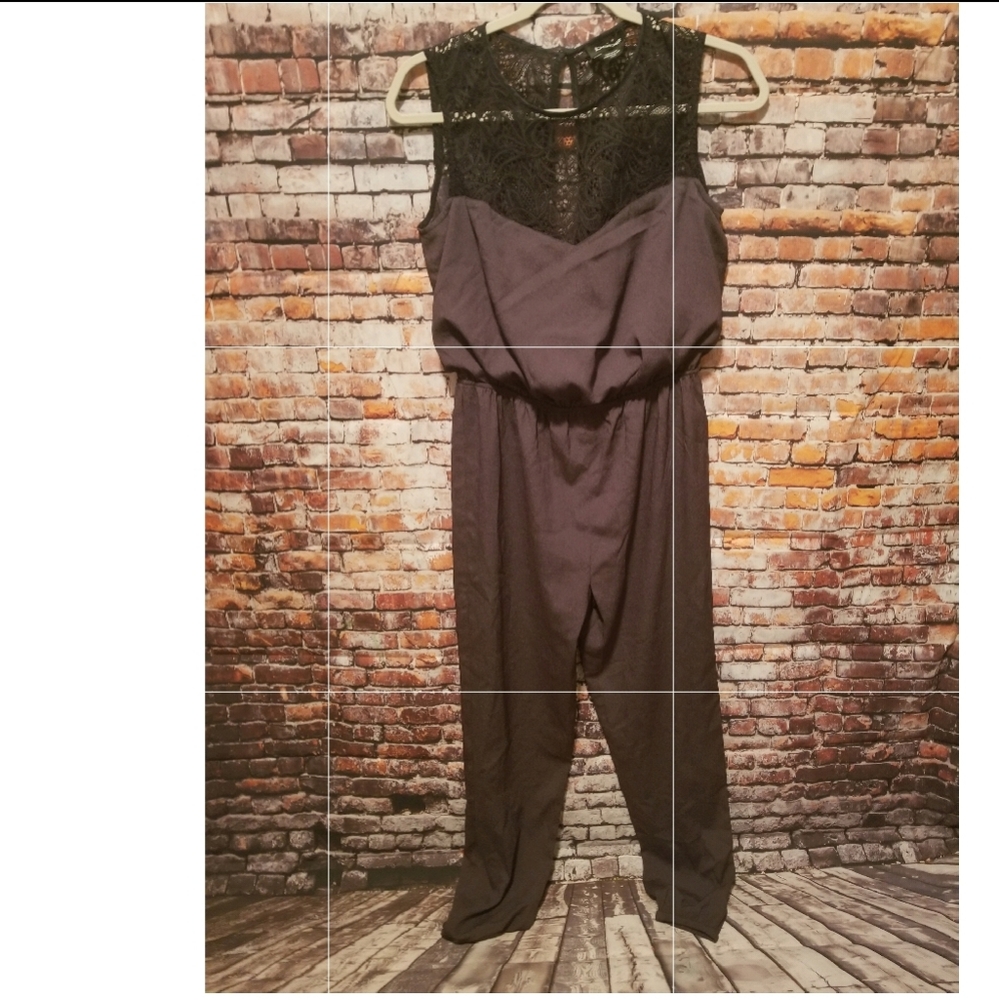Bebe jumpsuit (xs)  New with tags